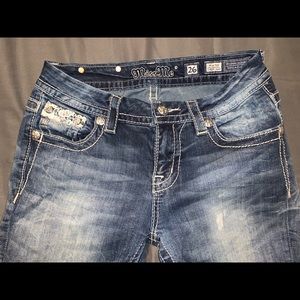 Buckle Jeans Miss Me Mid Rise Crop Size 26